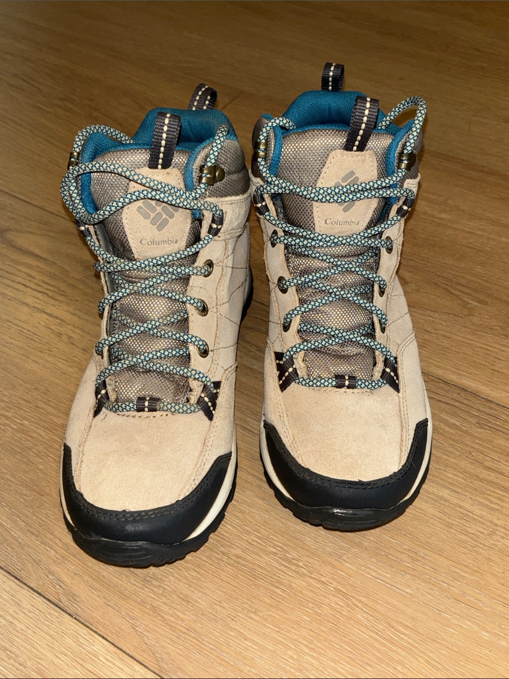 Colombia Techlite Suede Hiking Boots ✨